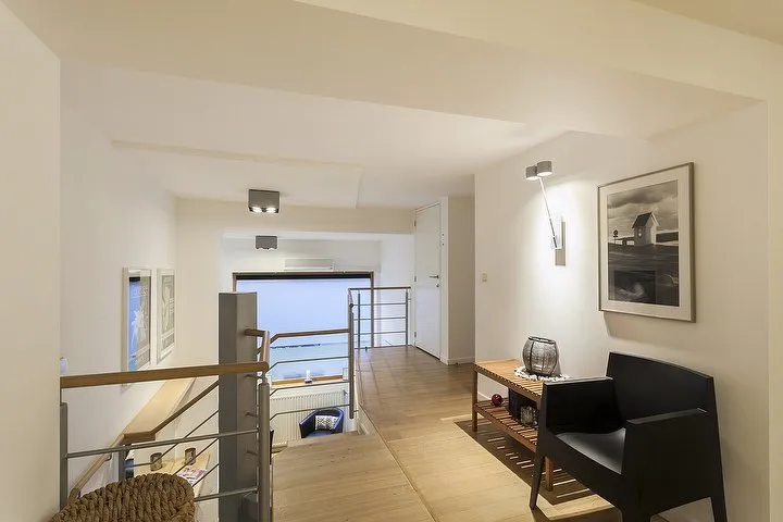 Mezzanine et espace d'accueil
