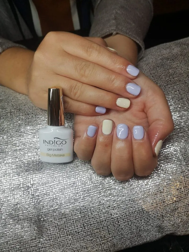 Nail art design floral